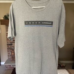 Large Loose fit Under Armour short sleeve shirt